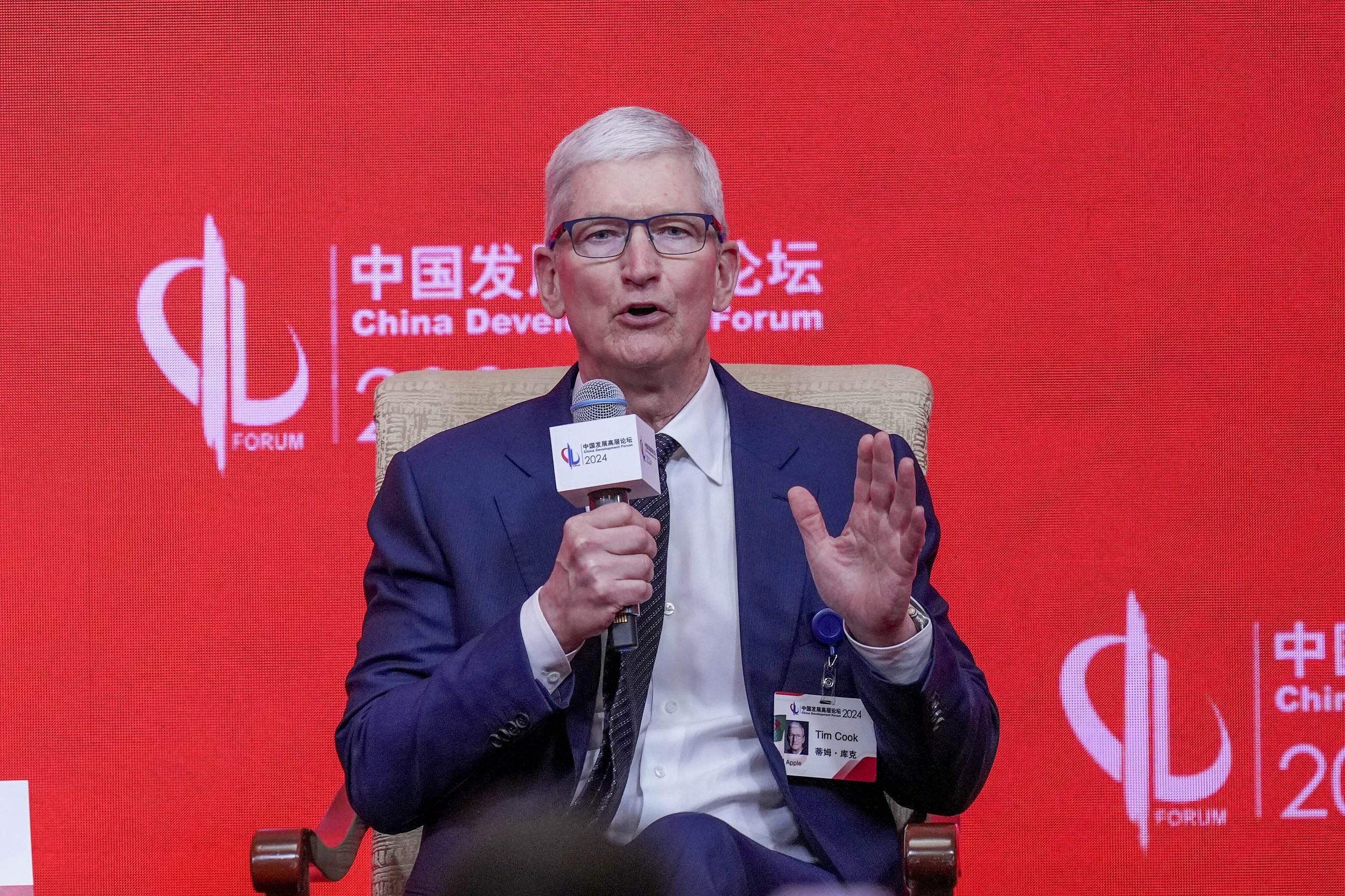 whatsapp如何聊天-WhatsApp 聊天：加好友、发